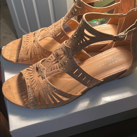 New Direction size 9.5 Brand new never worn - Picture 2 of 2